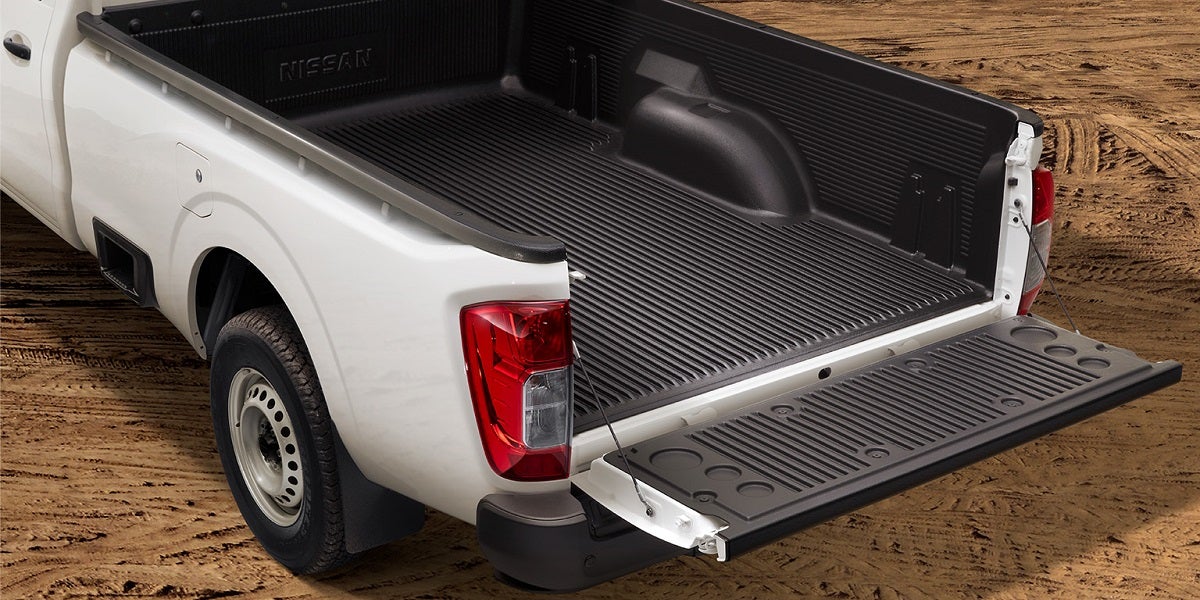 Nissan NP300 Exterior2